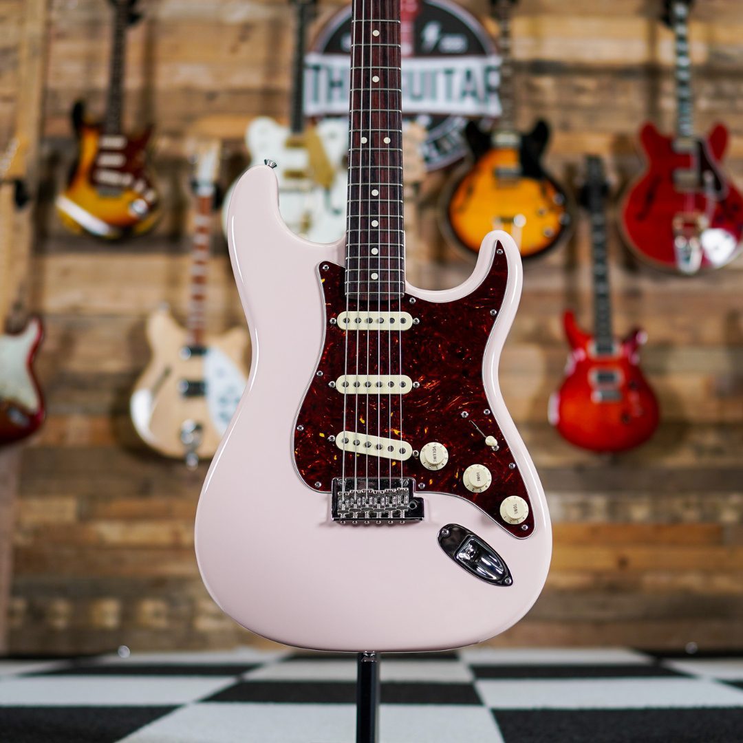 Fender FSR American Professional II Stratocaster In Shell Pink The