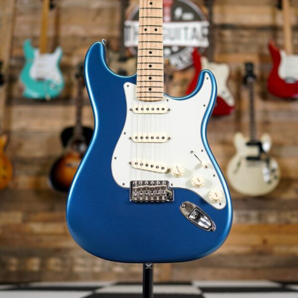 Fender American Performer Stratocaster in Satin Lake Placid Blue