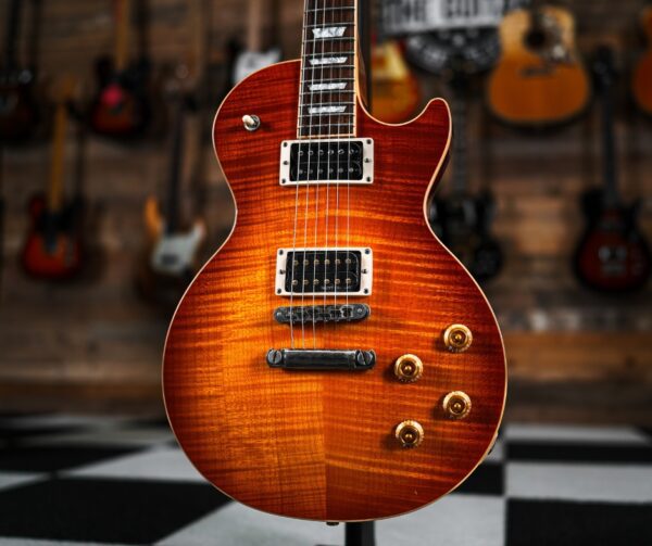 Gibson Les Paul Standard in Honey Burst with Dirty Finger Pickup - Image 2