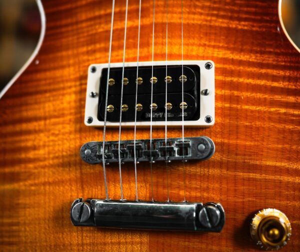 Gibson Les Paul Standard in Honey Burst with Dirty Finger Pickup - Image 3