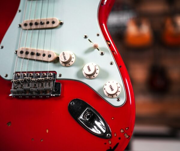 Fender Custom Shop Michael Landau 1963 Relic Stratocaster in Fiesta Red over 3-Color Sunburst - Image 5