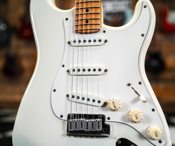 1988 Fender American Standard Stratocaster in Olympic White - Image 3