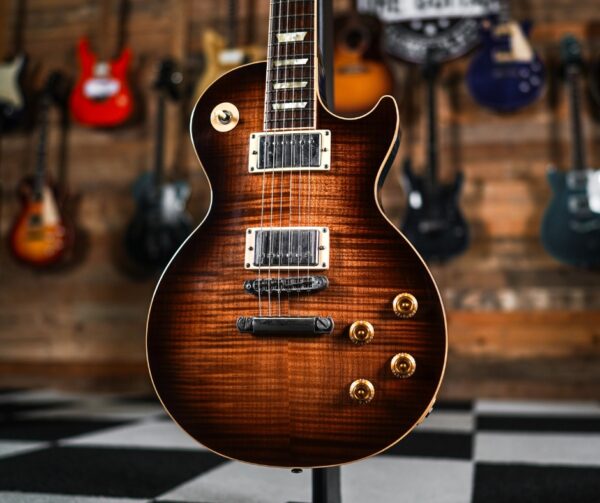 Gibson Les Paul Standard in Desert Burst - Image 2