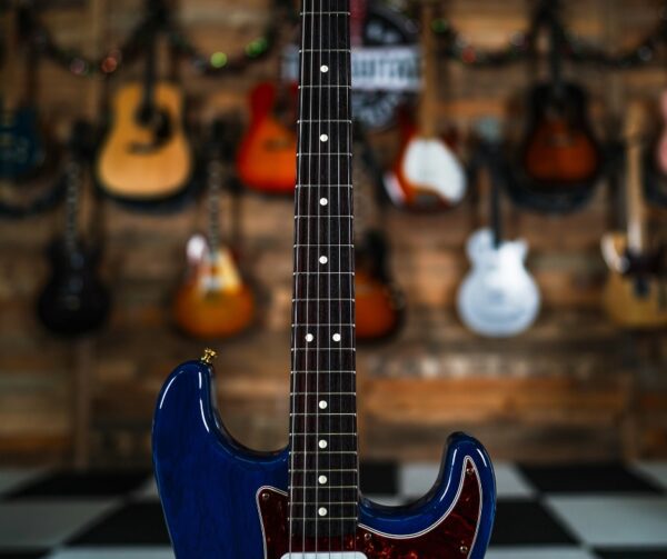 Fender Deluxe Player Stratocaster in Sapphire Blue Transparent - Image 6