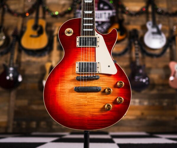 Gibson Les Paul Standard '60s in Heritage Cherry Sunburst