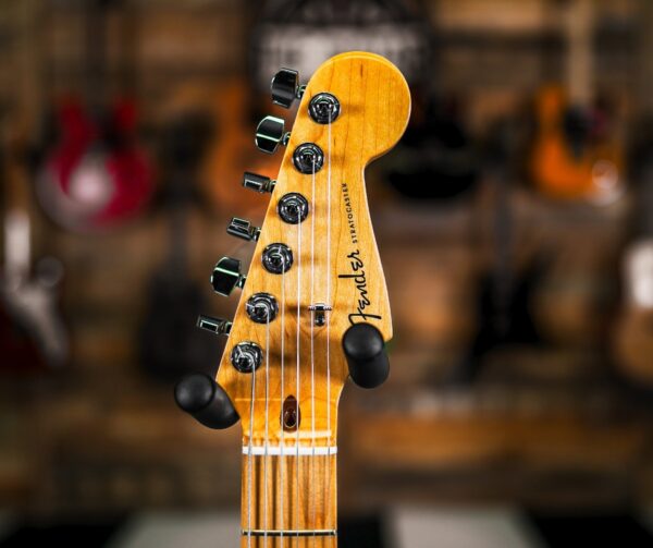 Fender American Deluxe Stratocaster in Sienna Sunburst - Image 3