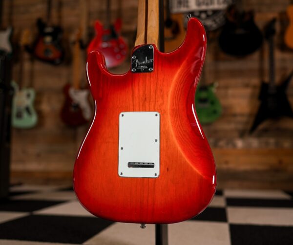 Fender American Deluxe Stratocaster in Sienna Sunburst - Image 7