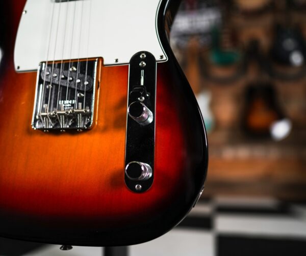 Fender American Vintage II 1963 Telecaster in 3-Tone Sunburst - Image 4