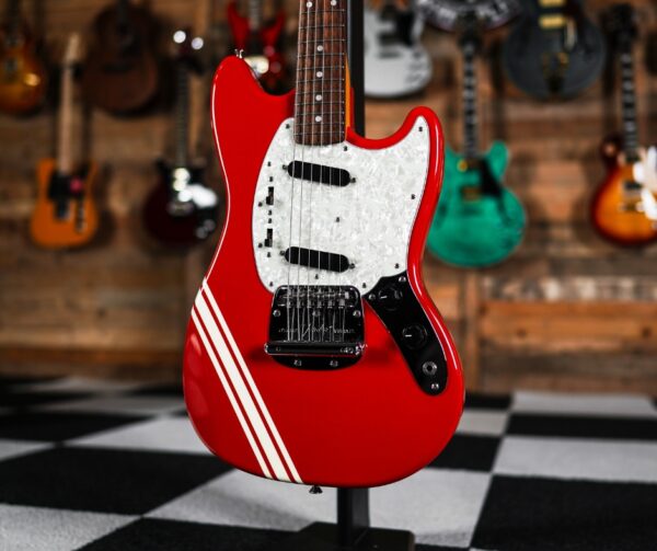 Fender MIJ '73 Reissue Competition Mustang in Fiesta Red - Image 2