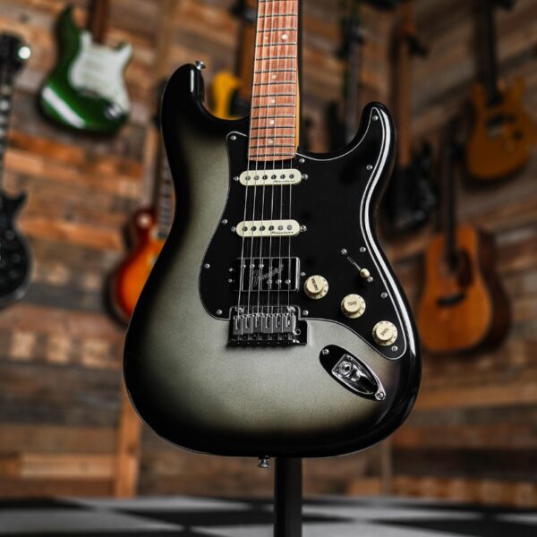 Fender Player Plus Stratocaster HSS in Silverburst