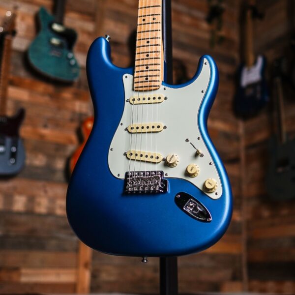 Fender American Performer Stratocaster in Satin Lake Placid Blue