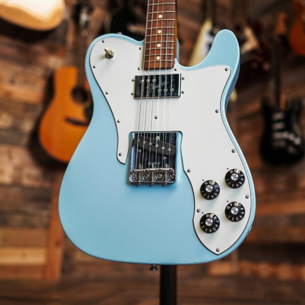 Fender Vintera '70s Telecaster Custom in Daphne Blue