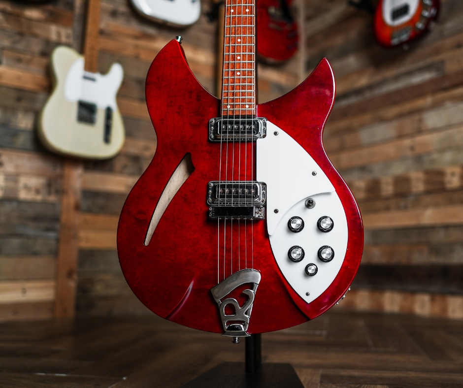 Rickenbacker 330 Limited Edition in Burdgundy Glo
